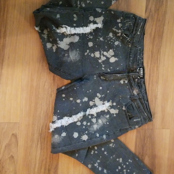 Jeans - Picture 3 of 3